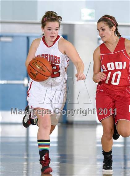 Thumbnail 3 in Lodi vs. Galt (Bulldog Winter Classic) photogallery.