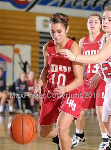Thumbnail 1 in Lodi vs. Galt (Bulldog Winter Classic) photogallery.