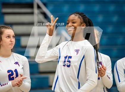 Thumbnail 2 in Chapel Hill vs. West Henderson (NCHSAA 3A Final) photogallery.