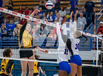 Thumbnail 2 in Chapel Hill vs. West Henderson (NCHSAA 3A Final) photogallery.