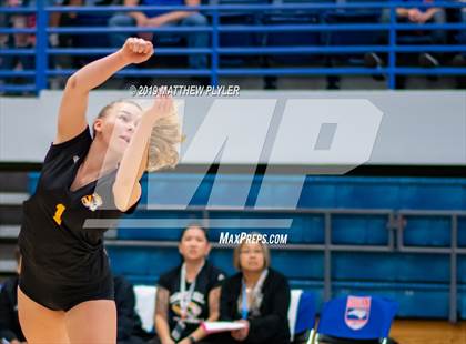 Thumbnail 2 in Chapel Hill vs. West Henderson (NCHSAA 3A Final) photogallery.