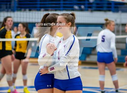 Thumbnail 1 in Chapel Hill vs. West Henderson (NCHSAA 3A Final) photogallery.