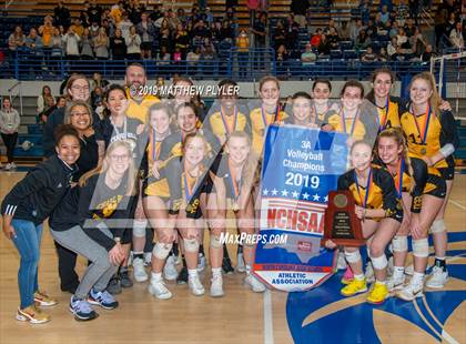 Thumbnail 1 in Chapel Hill vs. West Henderson (NCHSAA 3A Final) photogallery.