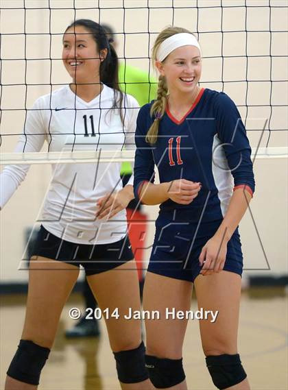 Thumbnail 3 in Archbishop Mitty vs. Sacred Heart (Durango Fall Classic) photogallery.
