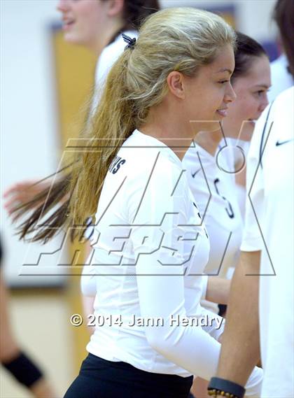 Thumbnail 1 in Archbishop Mitty vs. Sacred Heart (Durango Fall Classic) photogallery.