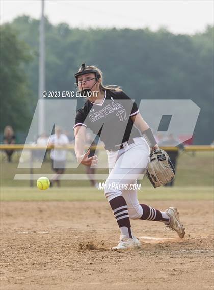 Thumbnail 2 in Greensburg Central Catholic vs Cranberry Area (PIAA 2A 1st Rd) photogallery.