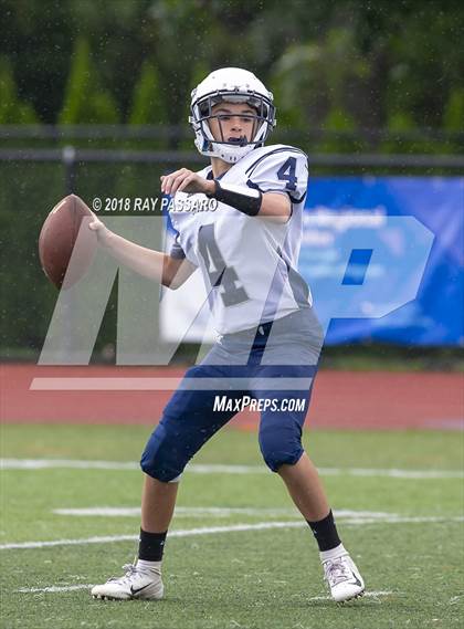 Thumbnail 3 in Eastport-South Manor vs Westhampton JV photogallery.