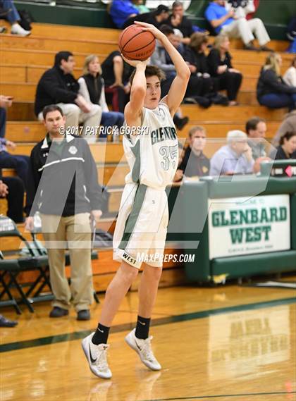 Thumbnail 2 in Lyons @ Glenbard West photogallery.