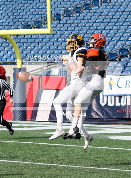 Thumbnail 2 in Littleton vs. Middleborough (MIAA Division 6 Final) photogallery.