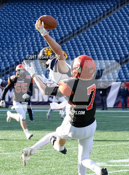 Thumbnail 2 in Littleton vs. Middleborough (MIAA Division 6 Final) photogallery.