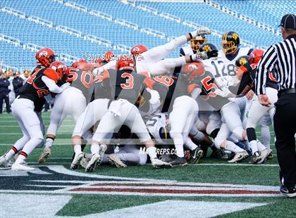 Thumbnail 1 in Littleton vs. Middleborough (MIAA Division 6 Final) photogallery.