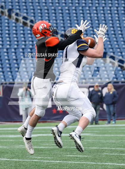 Thumbnail 2 in Littleton vs. Middleborough (MIAA Division 6 Final) photogallery.