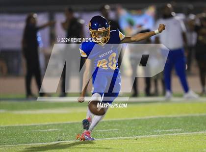 Thumbnail 3 in Charter Oak vs Muir photogallery.