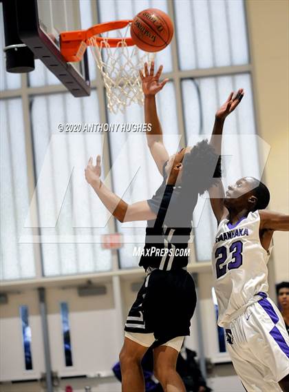 Thumbnail 1 in Elmont Memorial @ Sewanhaka photogallery.