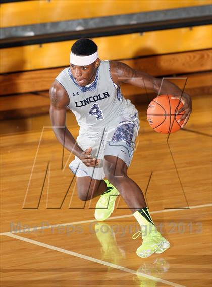 Thumbnail 1 in Greenforest vs. Lincoln (City of Palms Classic) photogallery.