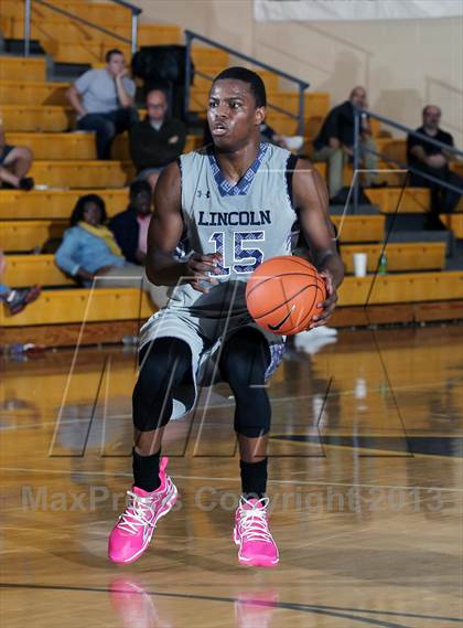 Thumbnail 1 in Greenforest vs. Lincoln (City of Palms Classic) photogallery.