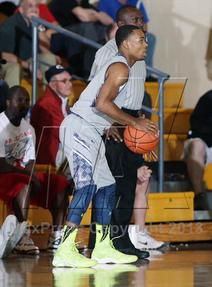 Thumbnail 2 in Greenforest vs. Lincoln (City of Palms Classic) photogallery.