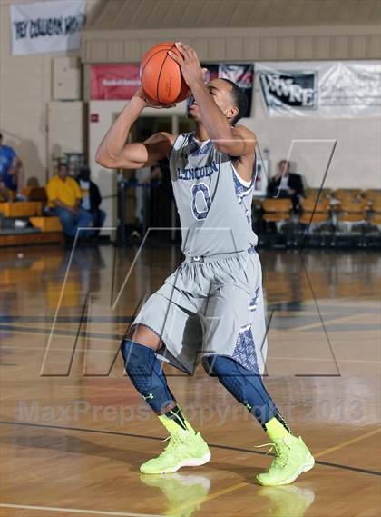 Thumbnail 1 in Greenforest vs. Lincoln (City of Palms Classic) photogallery.