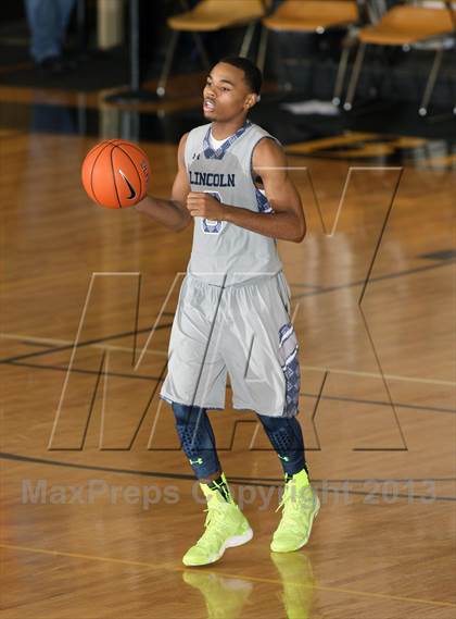 Thumbnail 1 in Greenforest vs. Lincoln (City of Palms Classic) photogallery.