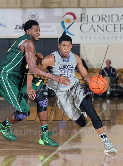 Thumbnail 2 in Greenforest vs. Lincoln (City of Palms Classic) photogallery.