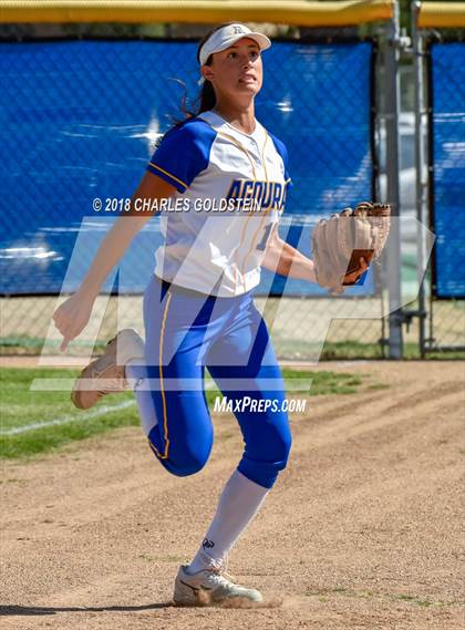 Thumbnail 1 in Newbury Park @ Agoura photogallery.