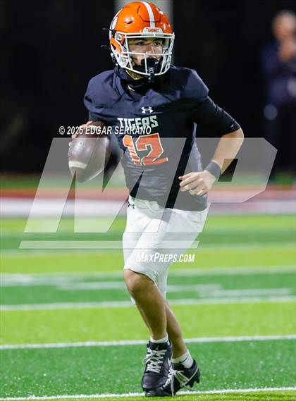 Thumbnail 3 in La Habra vs San Jacinto (CIF SS D4 Final) photogallery.