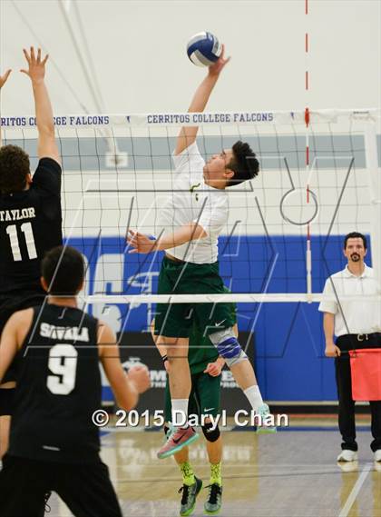 Thumbnail 2 in Damien vs. Arrowhead Christian (CIF-SS D5 Final) photogallery.