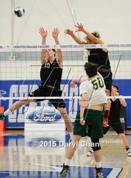 Thumbnail 2 in Damien vs. Arrowhead Christian (CIF-SS D5 Final) photogallery.