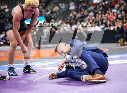 Thumbnail 2 in CHSAA State Championship 2A/3A Finals photogallery.