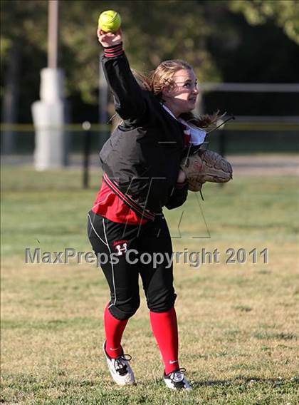 Thumbnail 1 in La Canada vs. Hart (T.O. Tournament) photogallery.