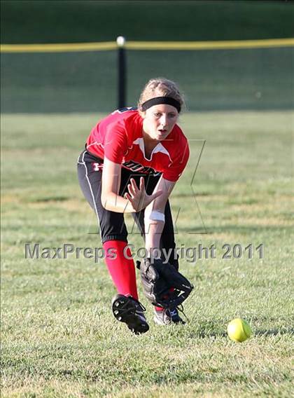 Thumbnail 3 in La Canada vs. Hart (T.O. Tournament) photogallery.