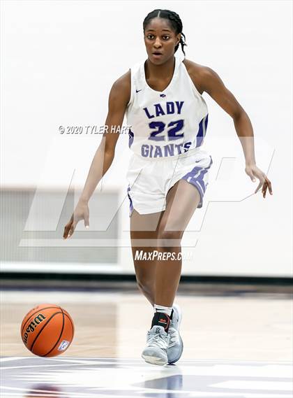 Thumbnail 1 in Avon vs. Ben Davis (Ben Davis Holiday Classic) photogallery.