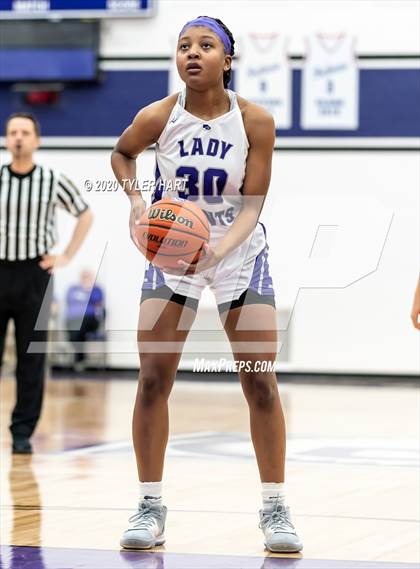 Thumbnail 2 in Avon vs. Ben Davis (Ben Davis Holiday Classic) photogallery.