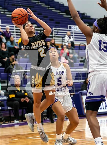 Thumbnail 2 in Avon vs. Ben Davis (Ben Davis Holiday Classic) photogallery.