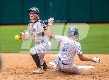 Thumbnail 3 in Sweeny vs. Liberty (UIL 4A State Championship) photogallery.