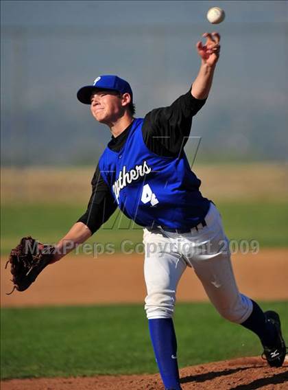 Thumbnail 3 in Charter Oak @ Diamond Ranch photogallery.