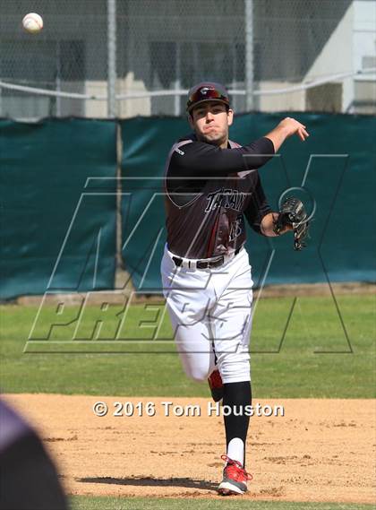Thumbnail 2 in Glendora vs. Upland photogallery.