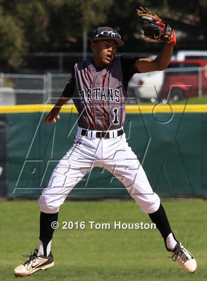 Thumbnail 2 in Glendora vs. Upland photogallery.