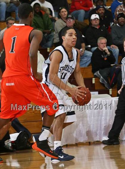 Thumbnail 2 in Hargrave Military Academy vs St. Thomas More (Spalding Hoophall Classic) photogallery.