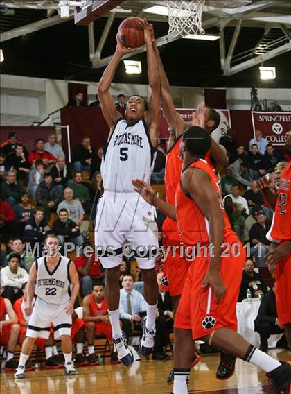 Thumbnail 3 in Hargrave Military Academy vs St. Thomas More (Spalding Hoophall Classic) photogallery.