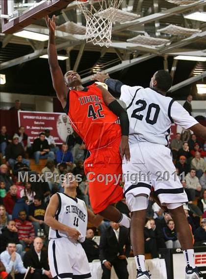 Thumbnail 2 in Hargrave Military Academy vs St. Thomas More (Spalding Hoophall Classic) photogallery.