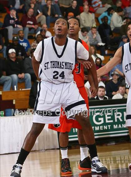 Thumbnail 3 in Hargrave Military Academy vs St. Thomas More (Spalding Hoophall Classic) photogallery.