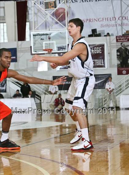 Thumbnail 3 in Hargrave Military Academy vs St. Thomas More (Spalding Hoophall Classic) photogallery.