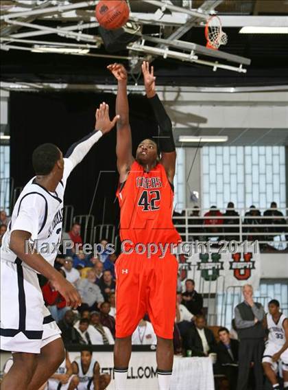 Thumbnail 1 in Hargrave Military Academy vs St. Thomas More (Spalding Hoophall Classic) photogallery.