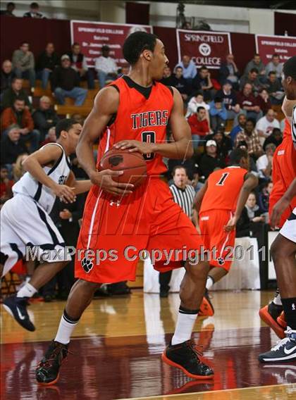 Thumbnail 3 in Hargrave Military Academy vs St. Thomas More (Spalding Hoophall Classic) photogallery.