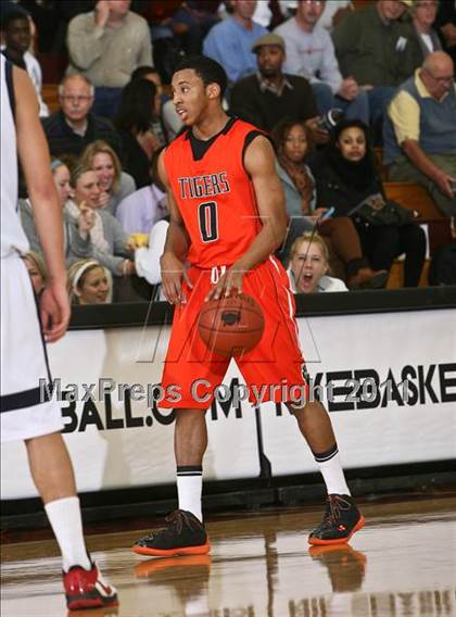 Thumbnail 1 in Hargrave Military Academy vs St. Thomas More (Spalding Hoophall Classic) photogallery.