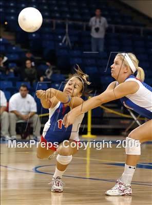 Thumbnail 1 in Los Alamitos vs. Foothill (State D1 Final) photogallery.