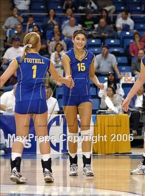 Thumbnail 3 in Los Alamitos vs. Foothill (State D1 Final) photogallery.