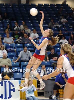 Thumbnail 2 in Los Alamitos vs. Foothill (State D1 Final) photogallery.