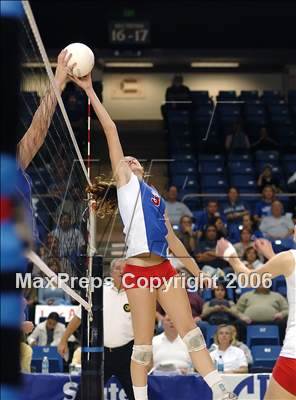 Thumbnail 3 in Los Alamitos vs. Foothill (State D1 Final) photogallery.